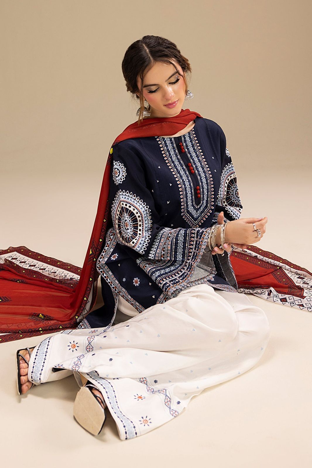 Jazmin - 3 PC Lawn Collection