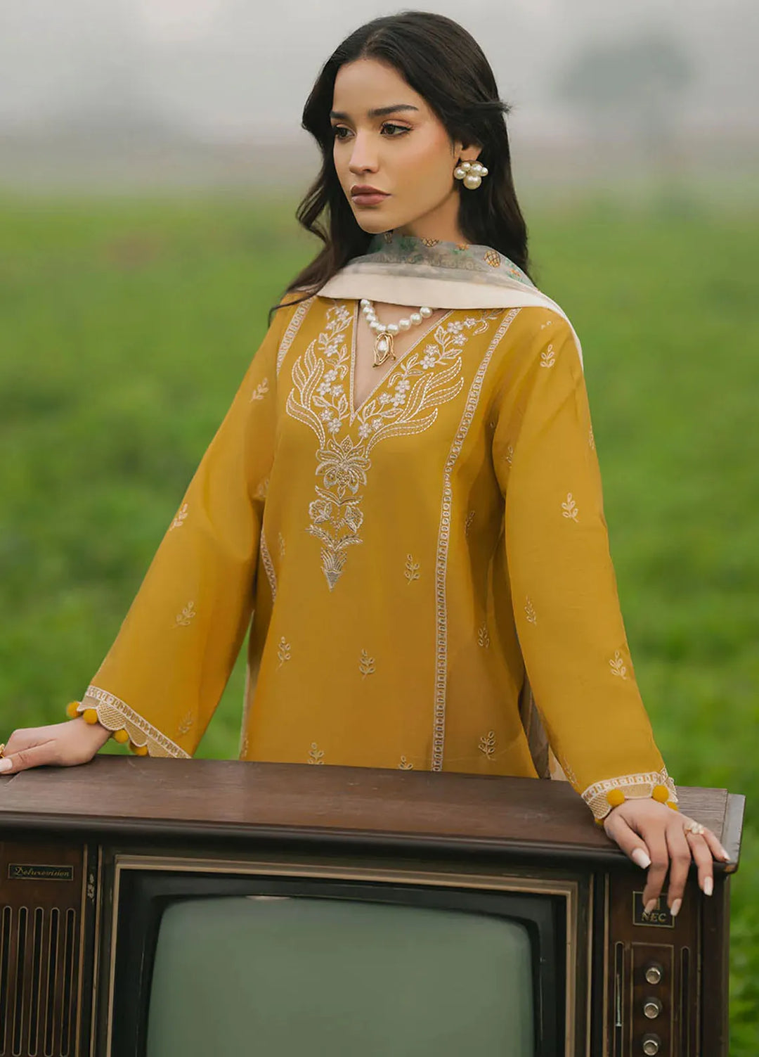 IZEL - 3Pcs Embroidered Summer Lawn Collection ARC-1018