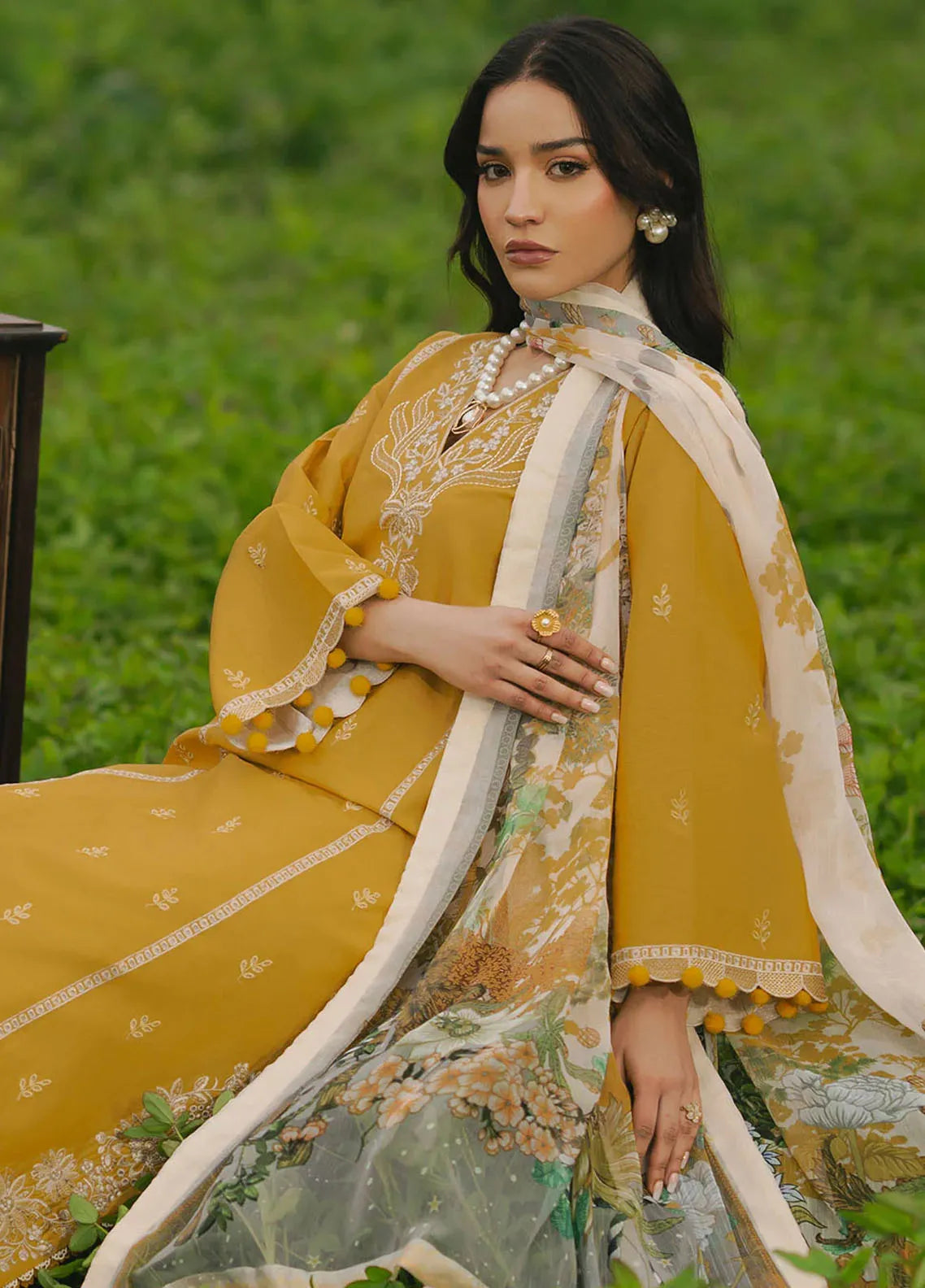 IZEL - 3Pcs Embroidered Summer Lawn Collection ARC-1018