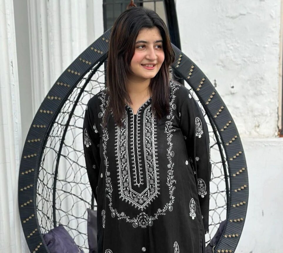 Umzay 3Pcs Embroidered Summer Lawn Collection ARC-1039
