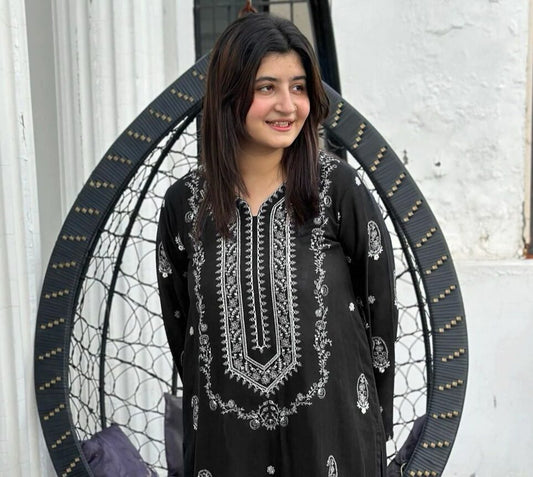 Umzay 3Pcs Embroidered Summer Lawn Collection ARC-1039