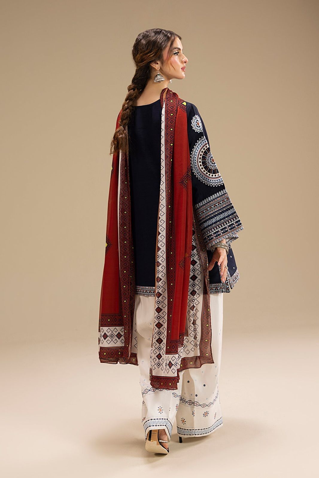 Jazmin - 3 PC Lawn Collection